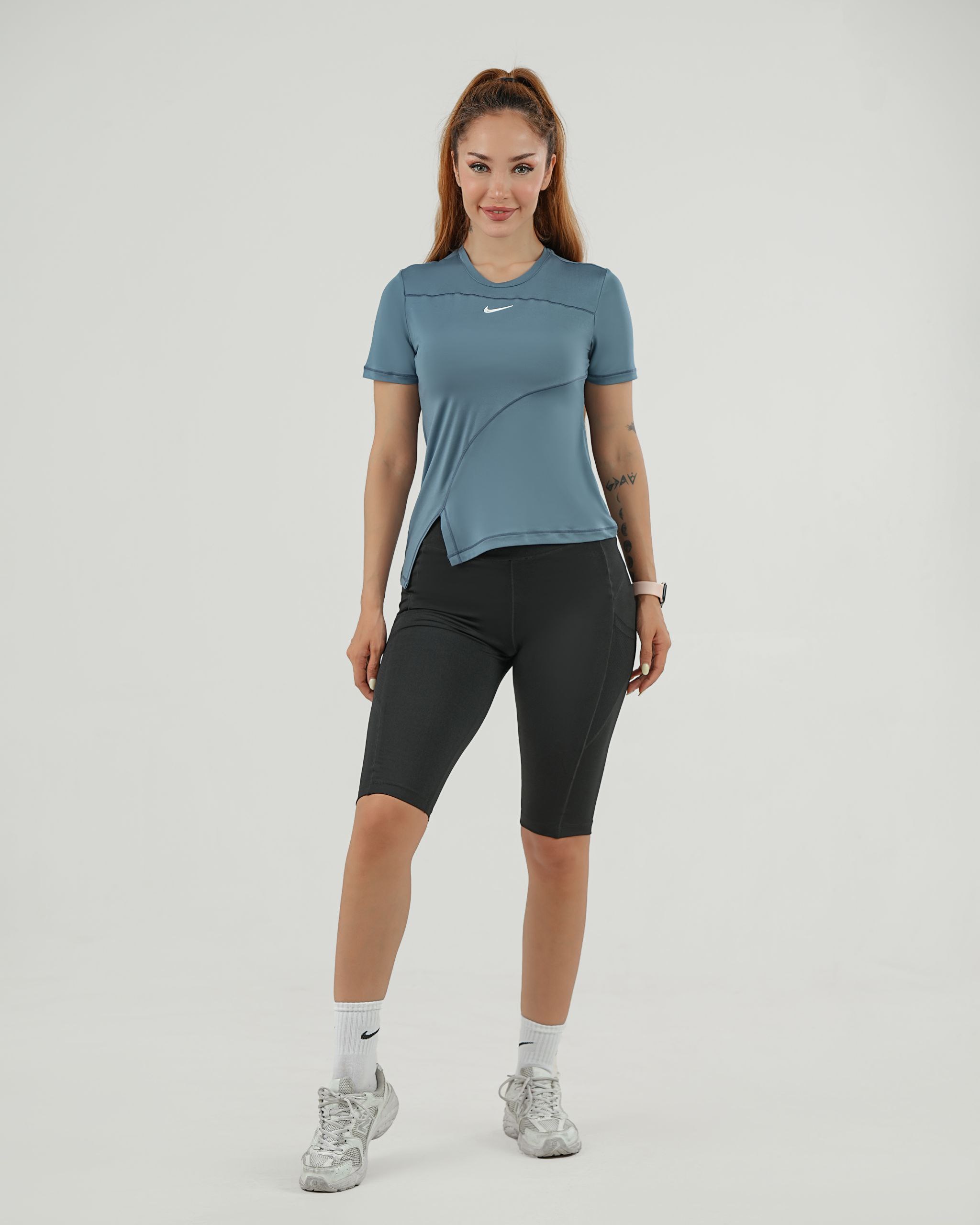 رنگ سبزیا آبی تیره