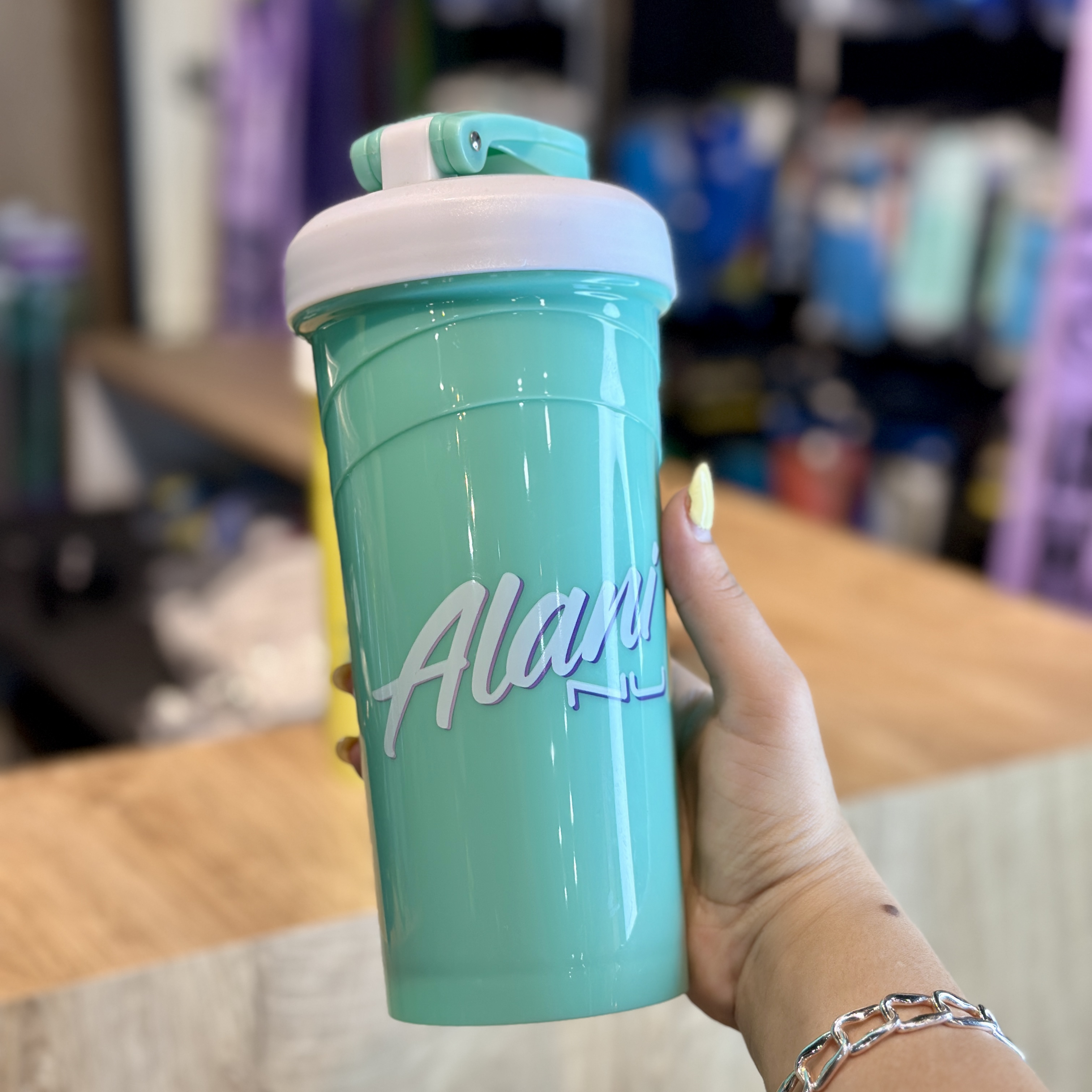 شیکر Alani